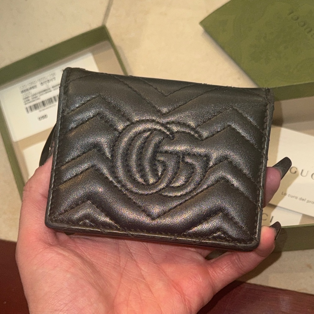 Gucci GG Marmont 2.0 Black Leather Card Case with Gold Accent - Picture 4 of 5
